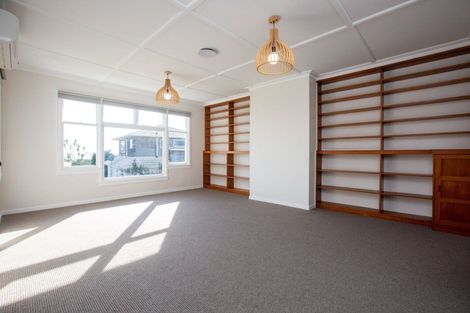 Photo of property in 79 Carrington Street, Lower Vogeltown, New Plymouth, 4310