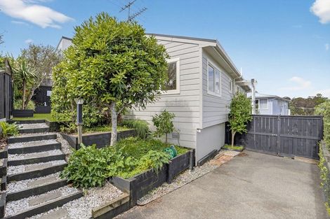 Photo of property in 2/74 Sunnynook Road, Sunnynook, Auckland, 0620