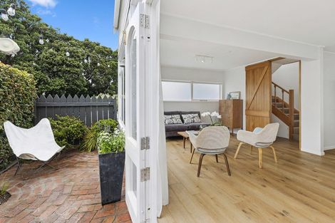 Photo of property in 1/1 Cottleville Terrace, Thorndon, Wellington, 6011