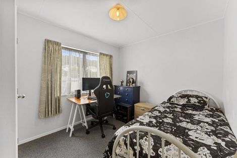 Photo of property in 19 Hill Grove, Naenae, Lower Hutt, 5011