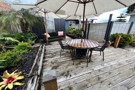 Photo of property in 48 The Esplanade, Eastern Beach, Auckland, 2012