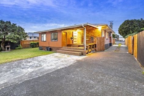Photo of property in 142 Russell Road, Manurewa, Auckland, 2102