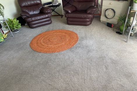 Photo of property in 1/17 Powrie Street, Glenfield, Auckland, 0629