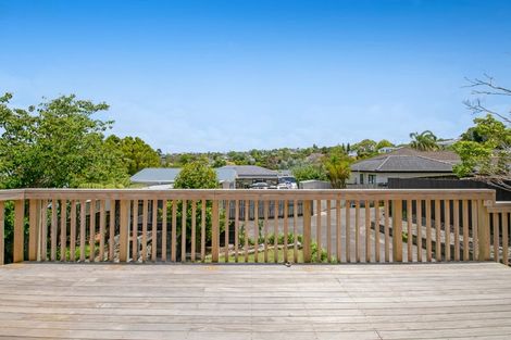 Photo of property in 1/7 Leiden Place, Totara Vale, Auckland, 0629