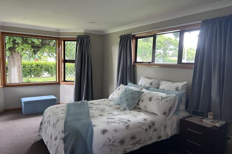 Photo of property in 114 Pahiatua Street, Hokowhitu, Palmerston North, 4410