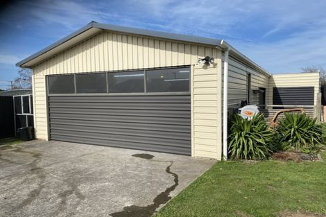 Photo of property in 5 Kitchener Street, Eltham, 4322