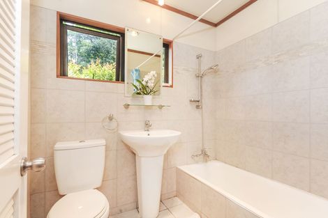 Photo of property in 54 Wood Bay Road, Titirangi, Auckland, 0604