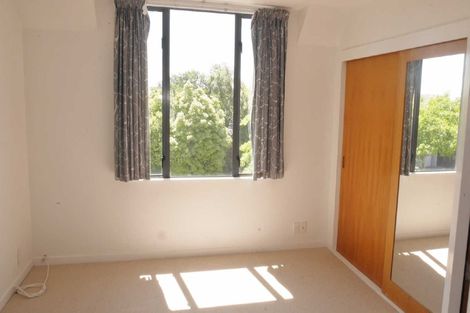 Photo of property in 7 Oakford Close, Riccarton, Christchurch, 8011