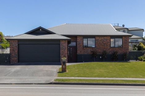 Photo of property in 6 Aotea Drive, Aotea, Porirua, 5024