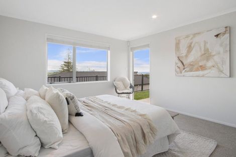 Photo of property in 17 Te Kaka Place, Omokoroa, 3114