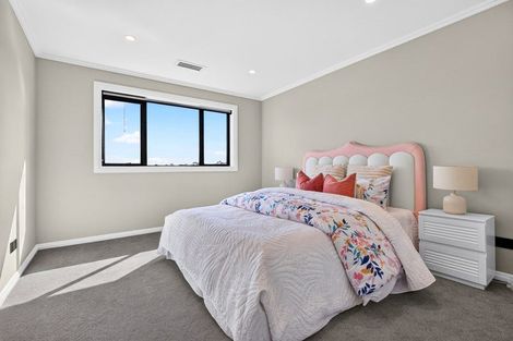 Photo of property in 1 Taku Close, Long Bay, Auckland, 0630