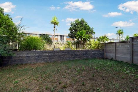 Photo of property in 6 Meritage Lane, Te Atatu South, Auckland, 0610