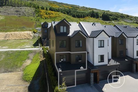 Photo of property in 1/30 Bullendale Drive, Arthurs Point, Queenstown, 9371