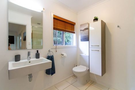 Photo of property in 35 Oram Drive, Turitea, Palmerston North, 4472