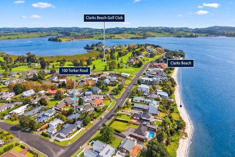 Photo of property in 100 Torkar Road, Clarks Beach, 2122