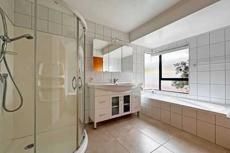 Photo of property in 1/12 Shakespeare Road, Milford, Auckland, 0620