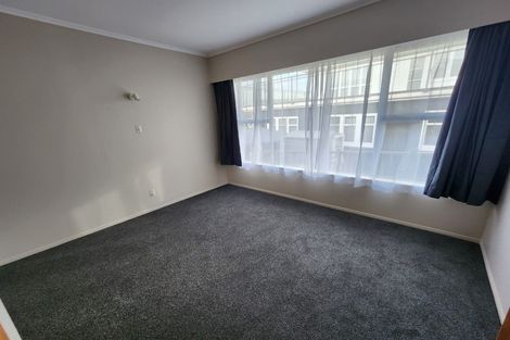 Photo of property in 8 Hillary Heights Avenue, Glendene, Auckland, 0602