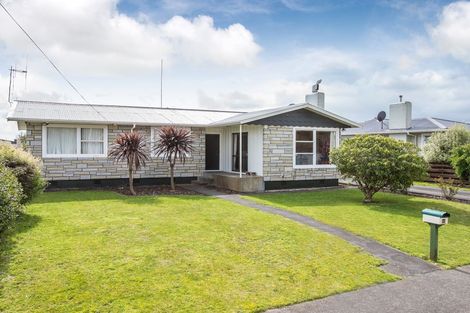 Photo of property in 43 Sutherland Crescent, Westbrook, Palmerston North, 4412