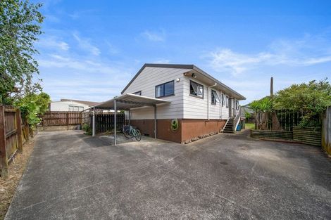 Photo of property in 2/9 Bellville Drive, Clendon Park, Auckland, 2103