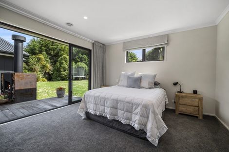 Photo of property in 124 Highland Drive, Acacia Bay, Taupo, 3385