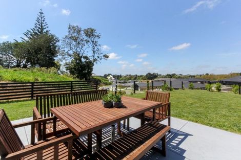 Photo of property in 2 Western Rise, Hurworth, New Plymouth, 4310