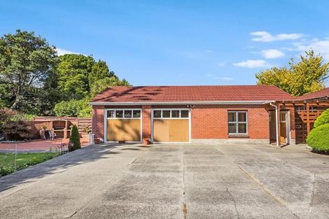 Photo of property in 11 Iti Grove, Waikanae, 5036