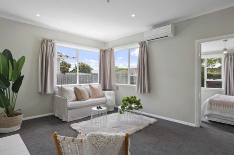 Photo of property in 16 Epsom Road, Sockburn, Christchurch, 8042