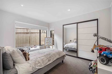 Photo of property in 595/93 Beach Road, Castor Bay, Auckland, 0620