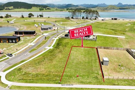 Photo of property in 172 Harbour Drive, Matarangi, Whitianga, 3592