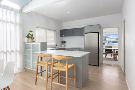 Photo of property in 18 Beach Road, Plimmerton, Porirua, 5026