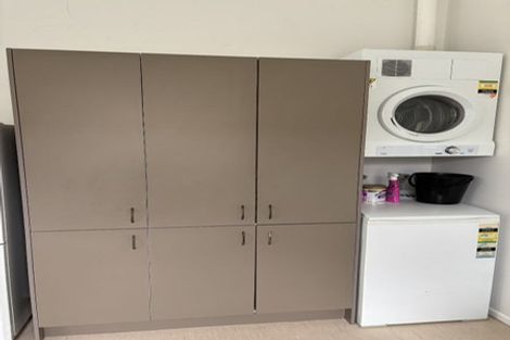 Photo of property in 121 Kelburn Parade, Kelburn, Wellington, 6012