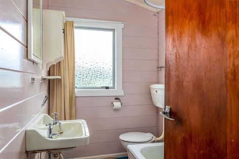 Photo of property in 13 Newman Road, Eketahuna, 4900