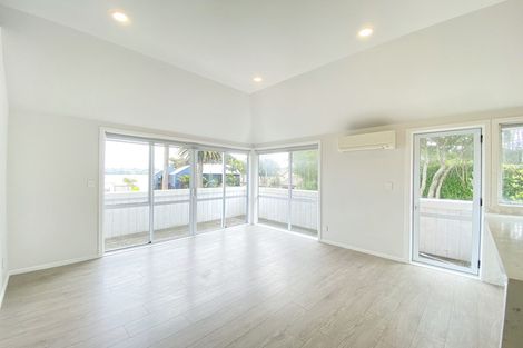 Photo of property in 1/7 Musick Point Road, Bucklands Beach, Auckland, 2012