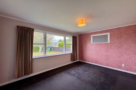 Photo of property in 16 Booth Crescent, Tuakau, 2121