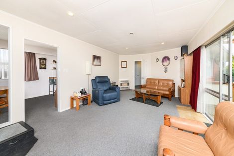 Photo of property in 1 Essex Place, Milson, Palmerston North, 4414