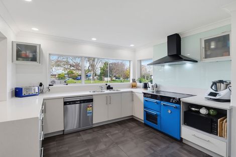 Photo of property in 8 Aintree Crescent, Awapuni, Palmerston North, 4412