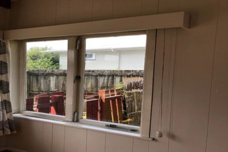 Photo of property in 6 Fairdene Avenue, Henderson, Auckland, 0610