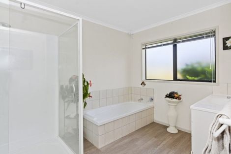 Photo of property in 36 Glenmonarch Place, Pyes Pa, Tauranga, 3112