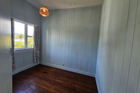 Photo of property in 2a Arahoe Road, New Lynn, Auckland, 0600