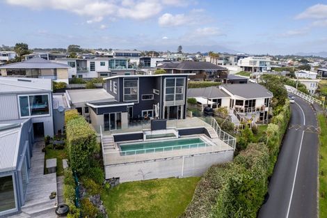 Photo of property in Fitzroy Beach Holiday Park, 1a Beach Street, Fitzroy, New Plymouth, 4312