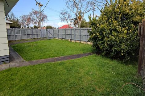 Photo of property in 2/41 Vine Street, Mangere East, Auckland, 2024