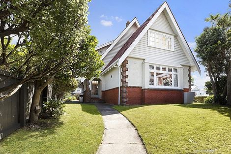 Photo of property in 16 Plunket Street, Kelburn, Wellington, 6012