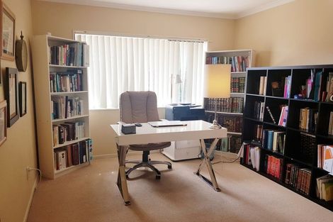 Photo of property in 6 Shankill Place, East Tamaki, Auckland, 2013