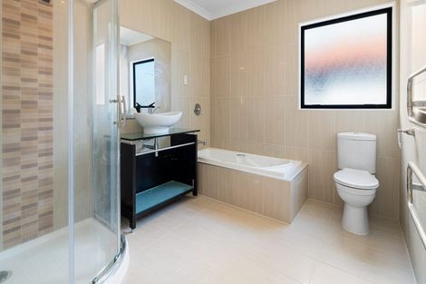 Photo of property in 35 Kestev Drive, Flat Bush, Auckland, 2016