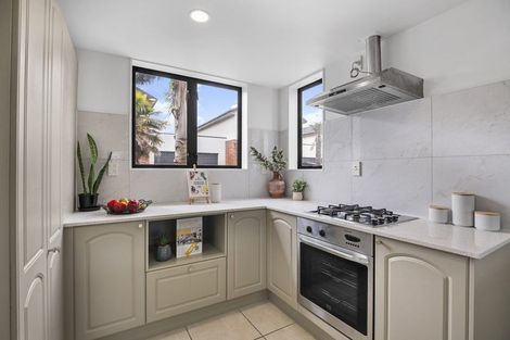 Photo of property in 32 Secoia Crescent, Mangere, Auckland, 2022