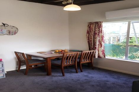 Photo of property in 17a Kingsbridge Place, Newlands, Wellington, 6037