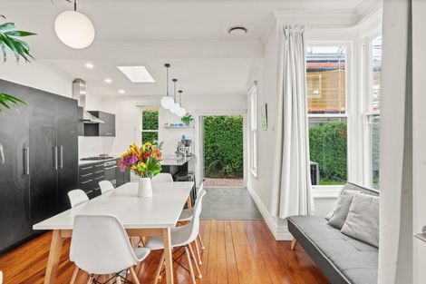 Photo of property in 3 Strathmore Crescent, Roslyn, Dunedin, 9010