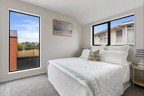 Photo of property in 121a Reeves Road, Pakuranga Heights, Auckland, 2010