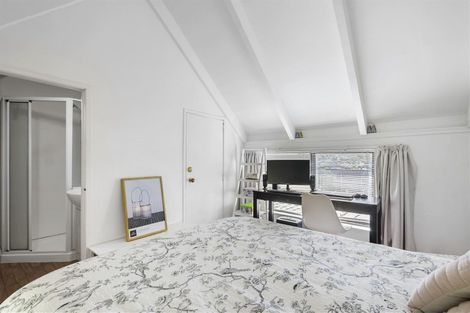 Photo of property in 13 Oaktree Avenue, Browns Bay, Auckland, 0630