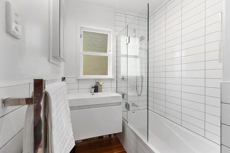 Photo of property in 25 Spencer Street, Crofton Downs, Wellington, 6035